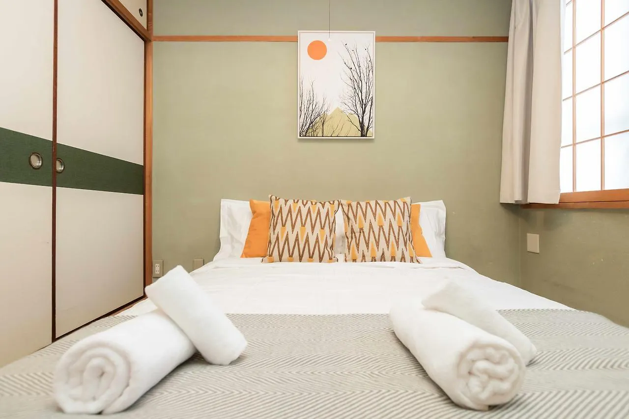 Orenge Hotel Apartment Ósaka