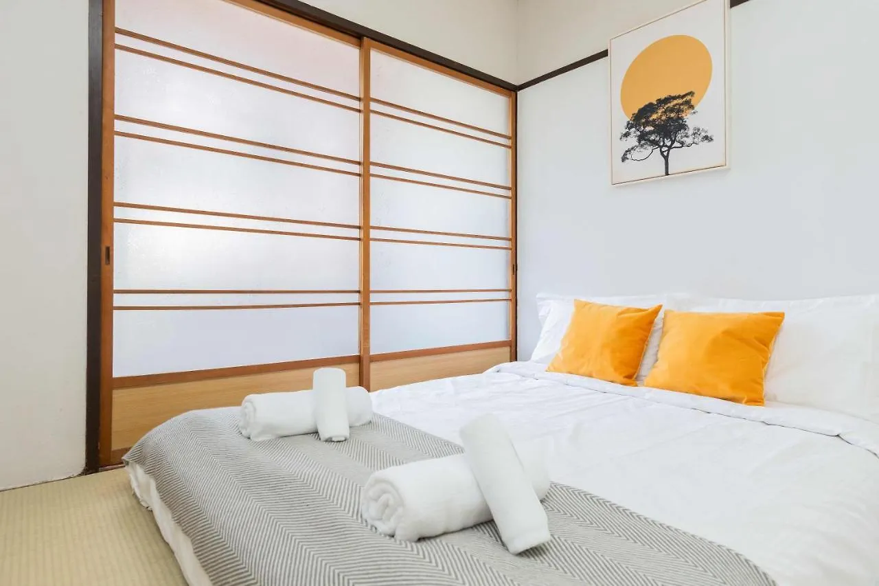 Orenge Hotel Apartment Ósaka