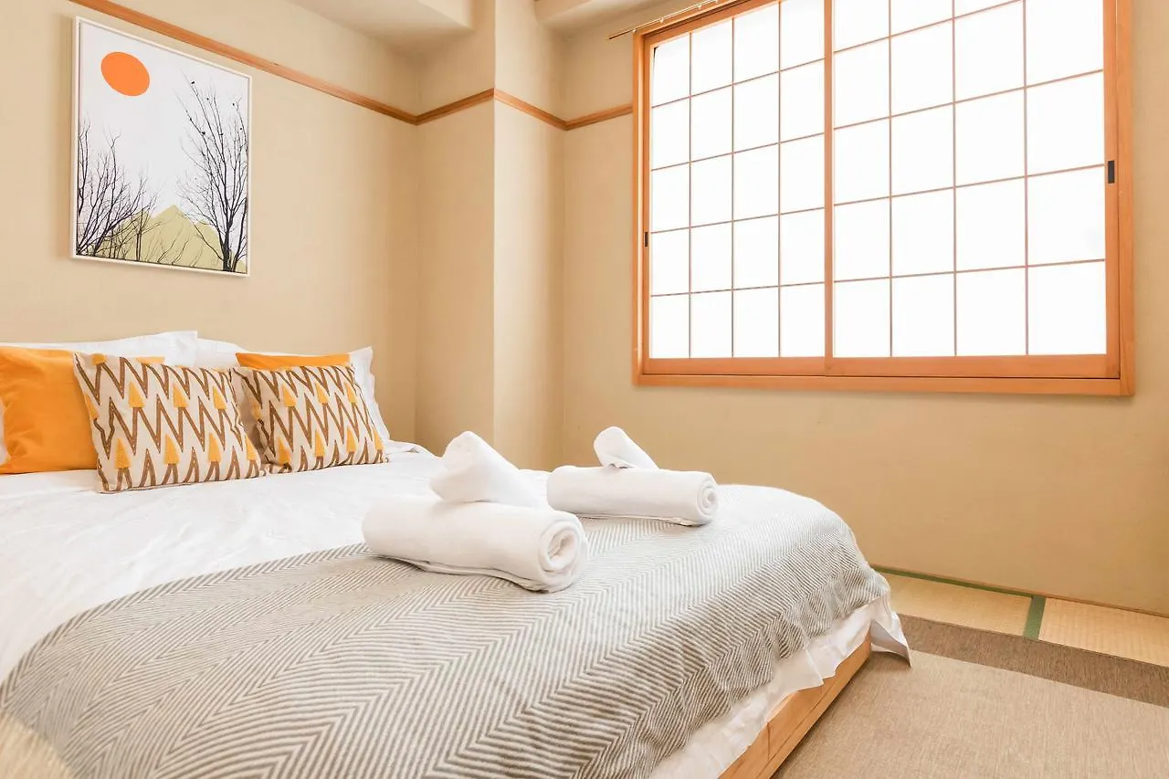 Orenge Hotel Apartment Ósaka