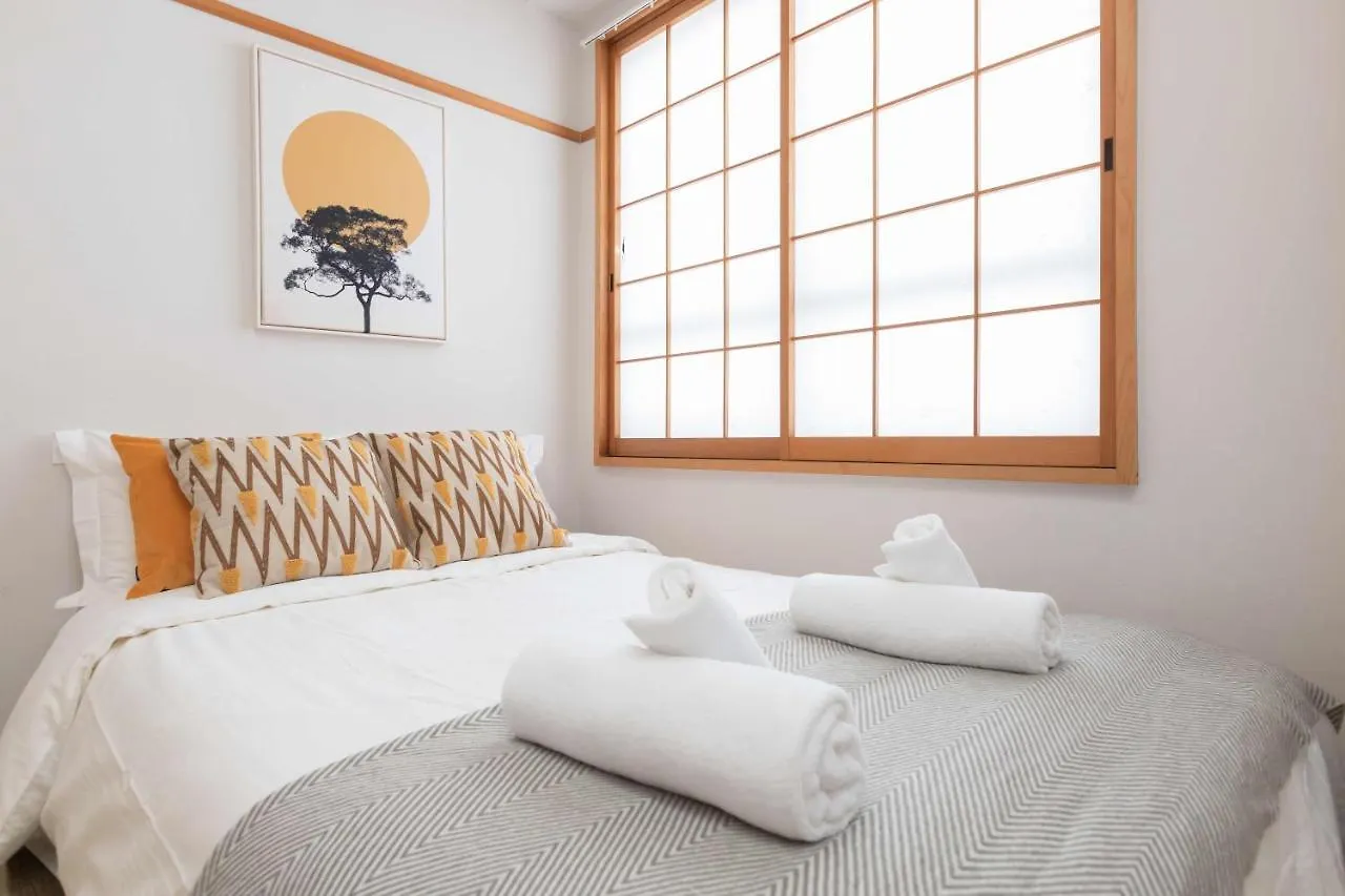Orenge Hotel Apartment Ósaka